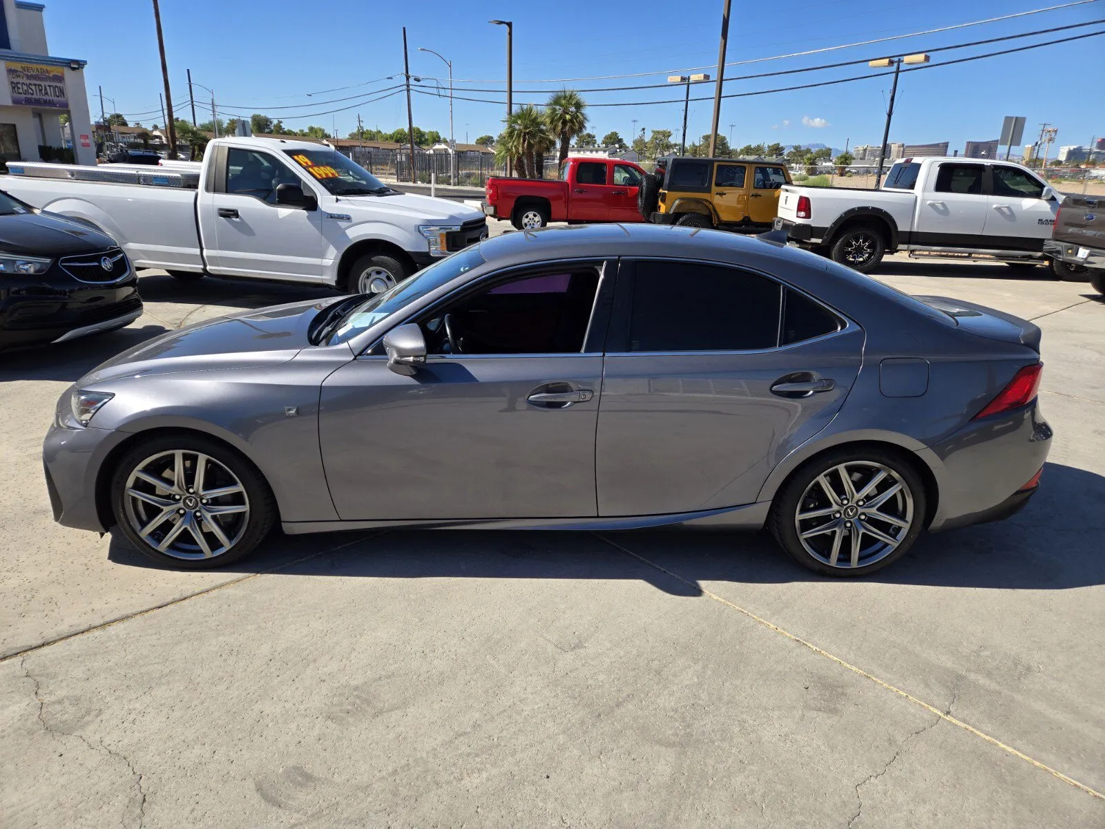 Lexus IS photo 2
