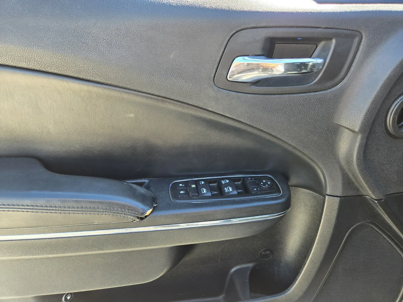 Dodge Charger photo 14
