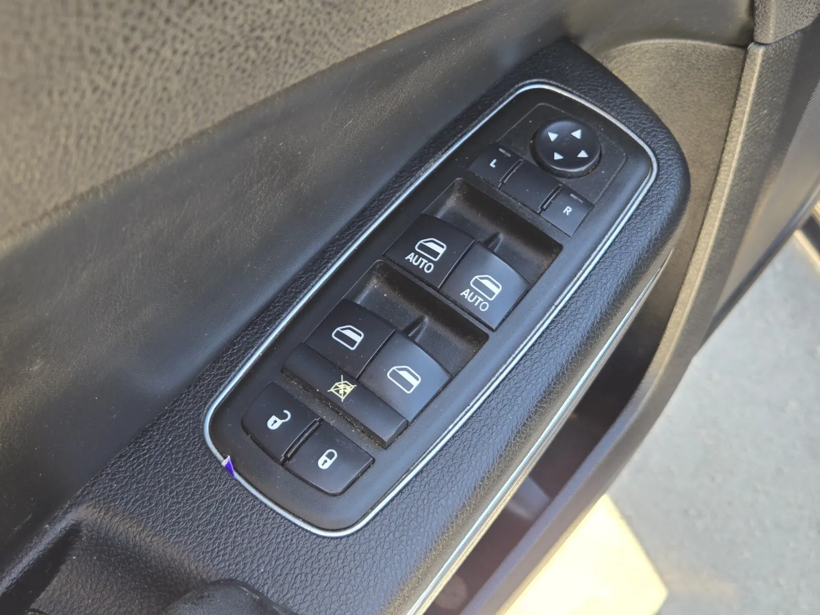 Dodge Charger photo 15