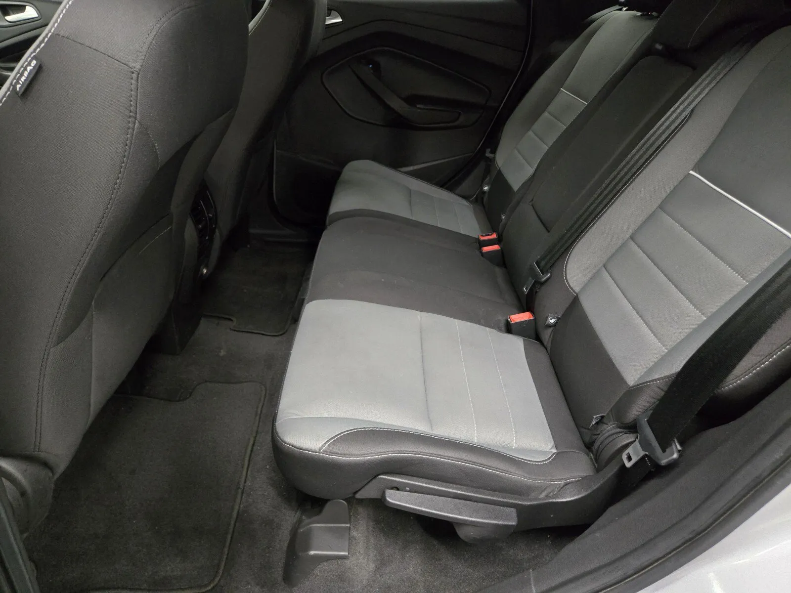 Ford Escape photo 8