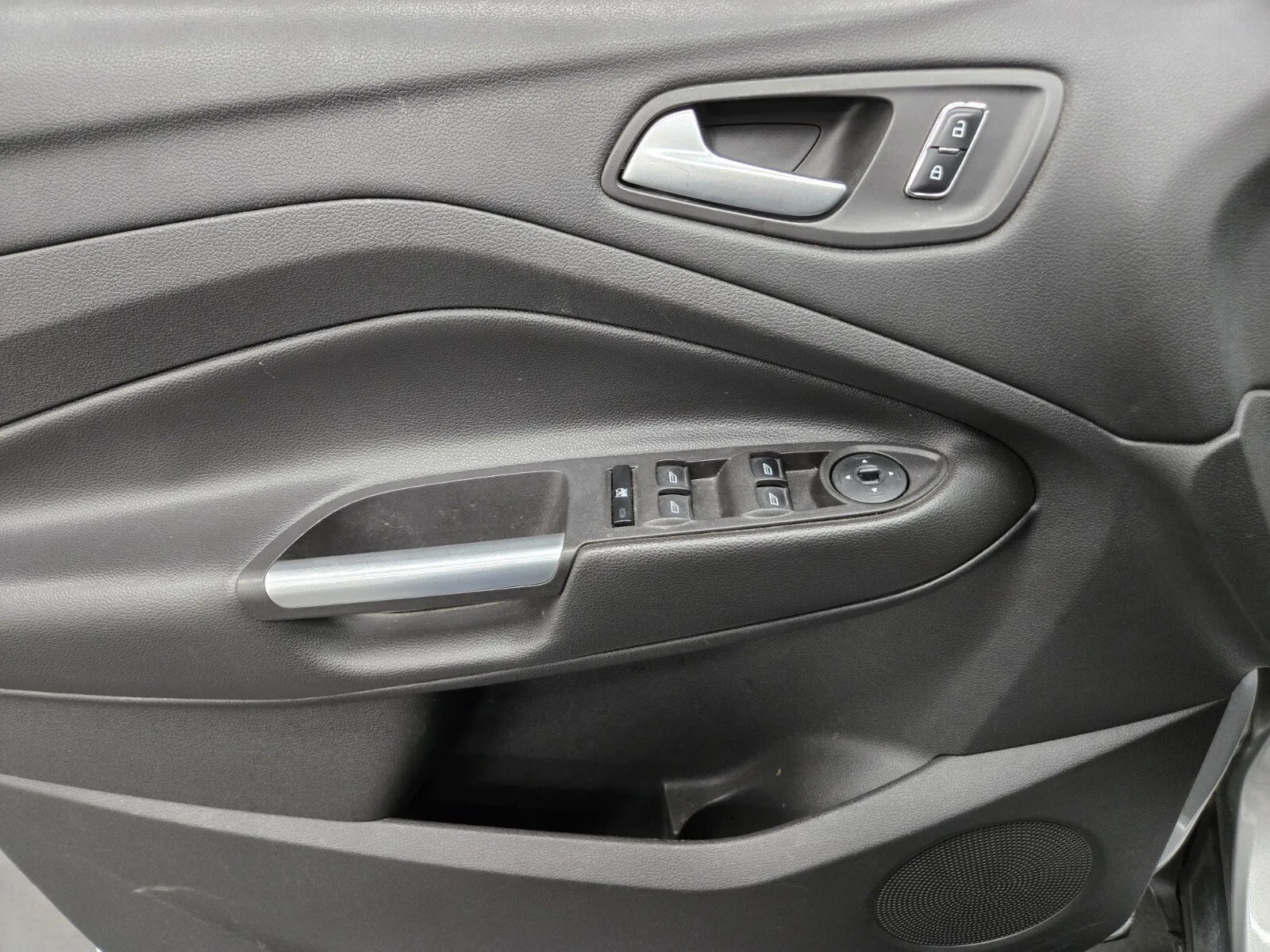 Ford Escape photo 14