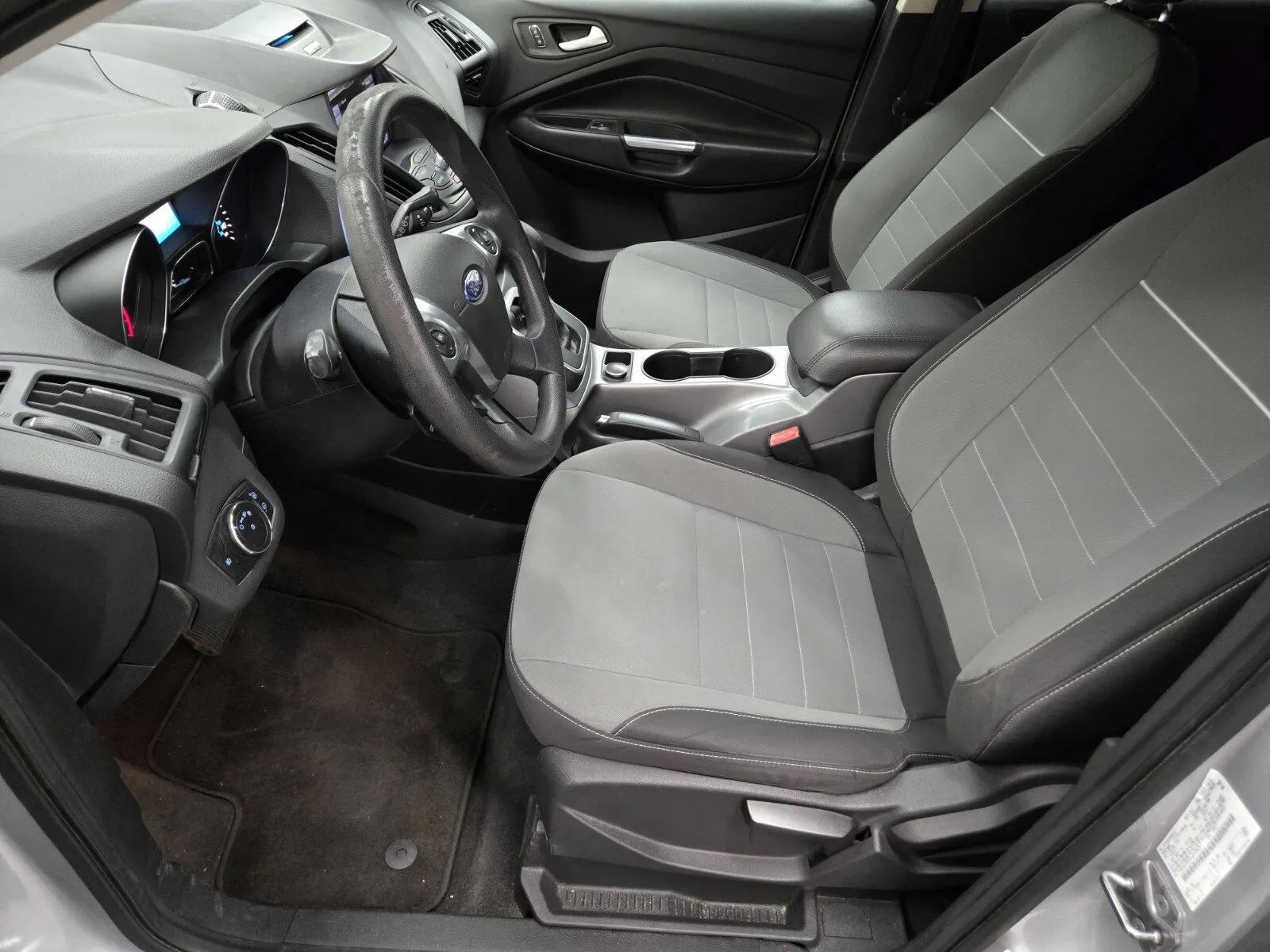 Ford Escape photo 7