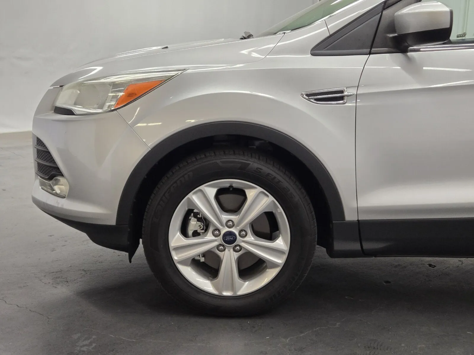 Ford Escape photo 6