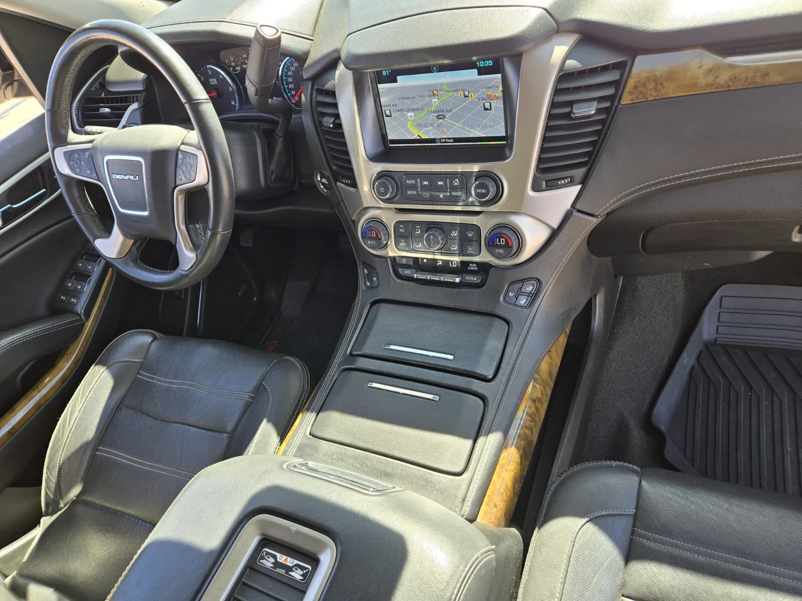 GMC Yukon photo 15