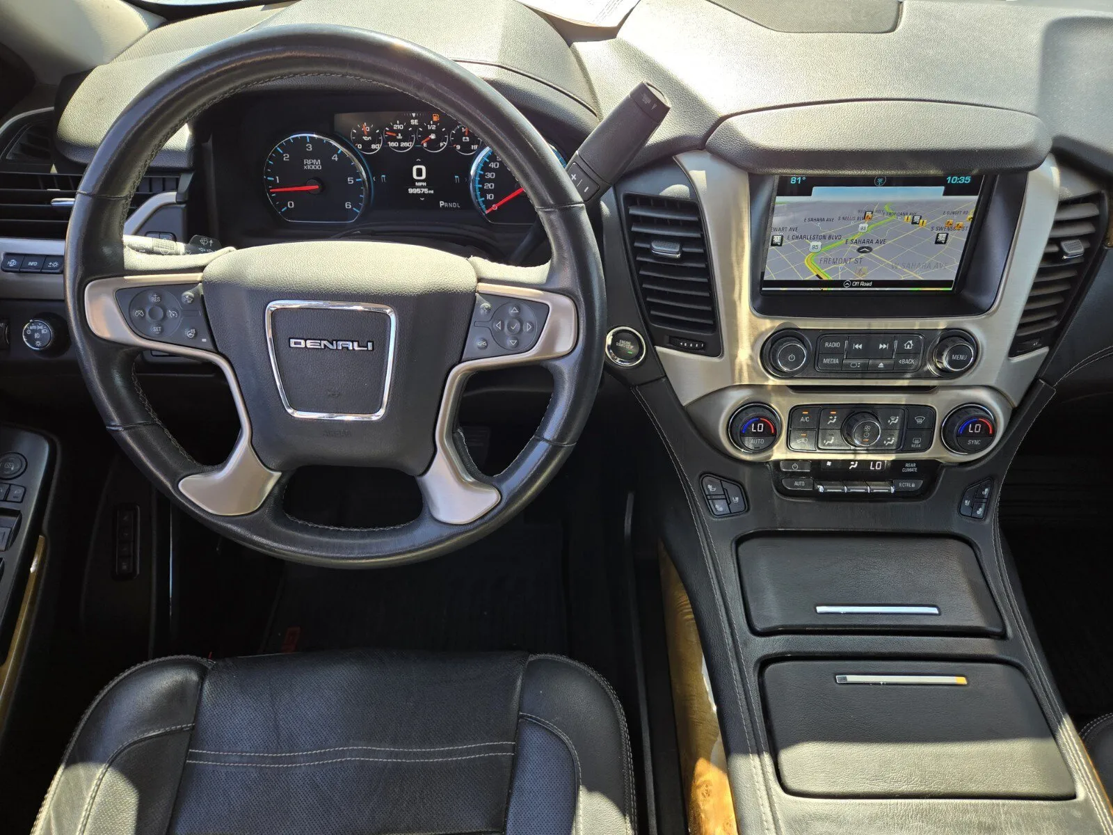 GMC Yukon photo 11