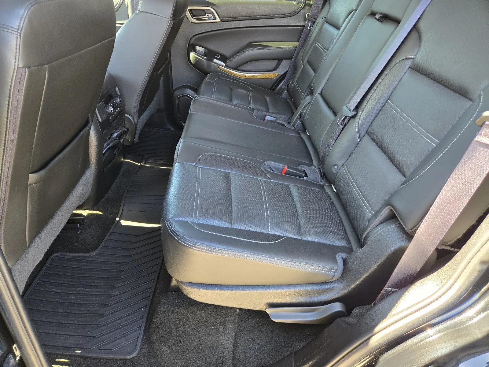GMC Yukon photo 9