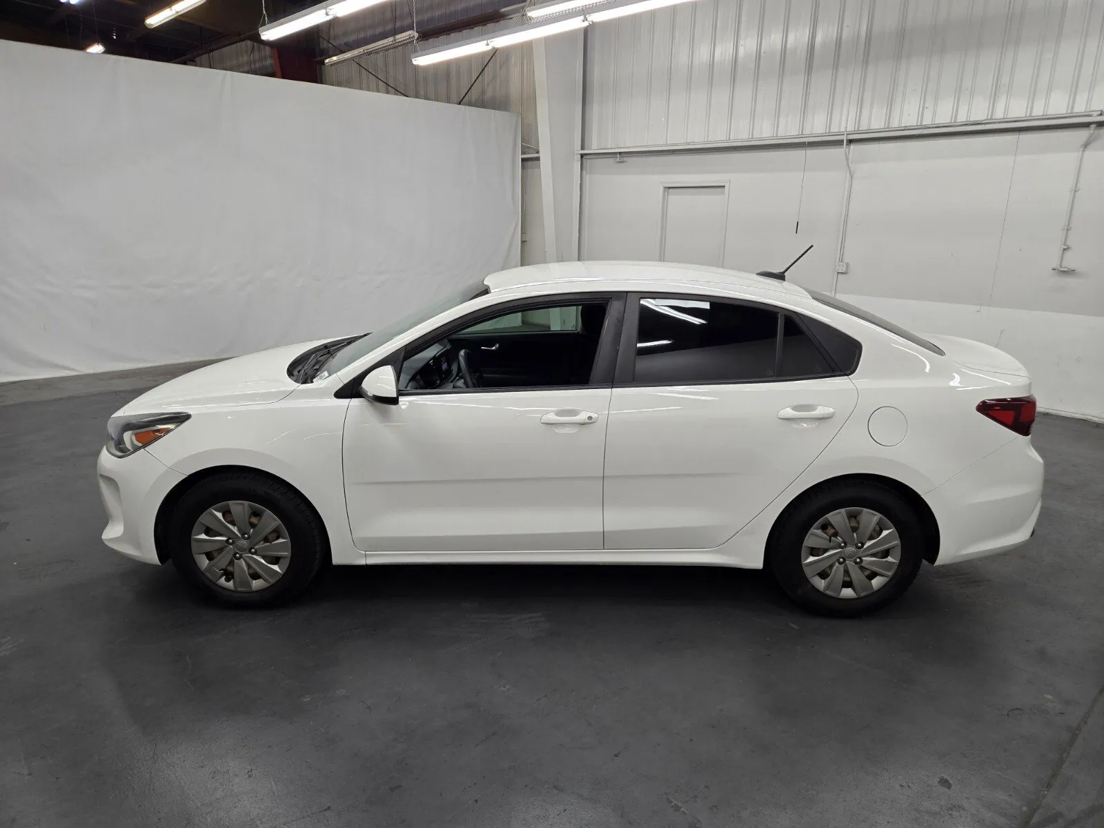 Kia Rio photo 2