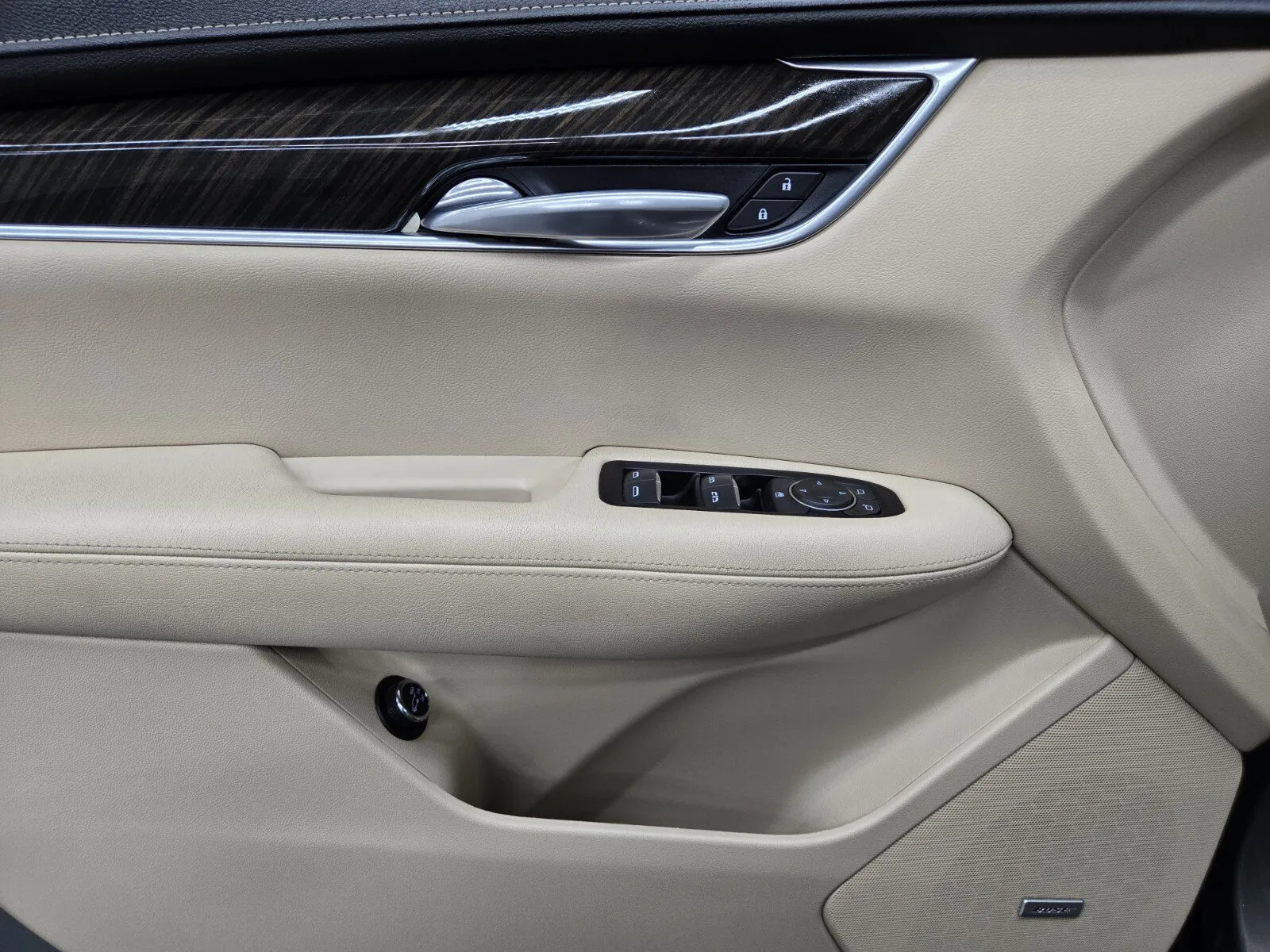 Cadillac XT5 photo 14