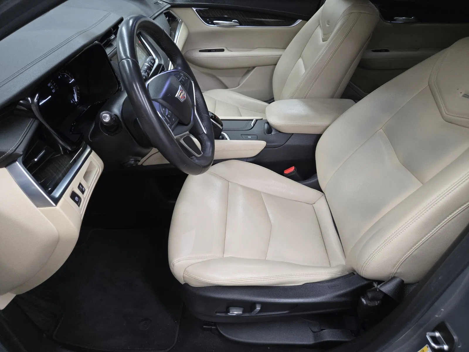 Cadillac XT5 photo 7