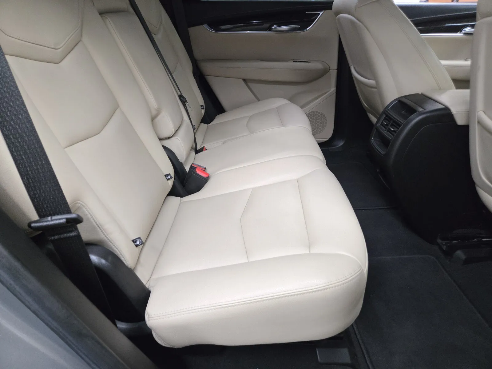 Cadillac XT5 photo 11