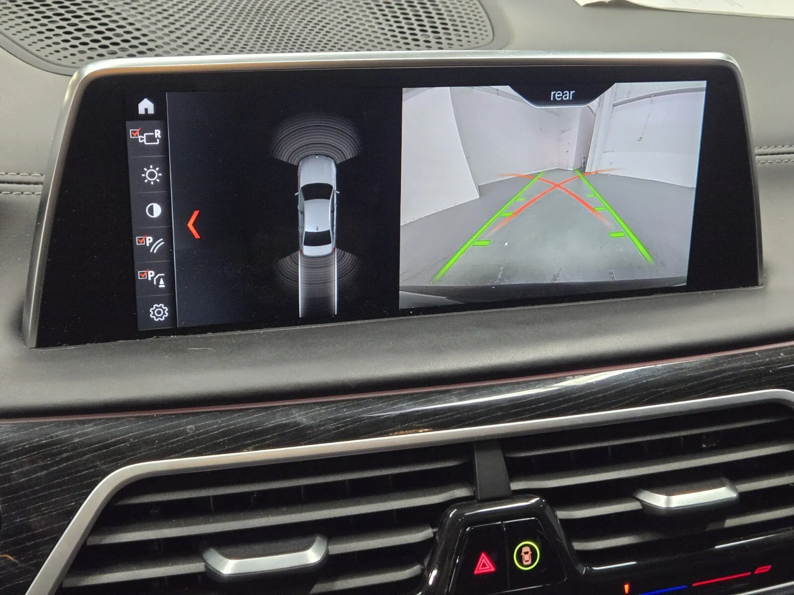 BMW 7 Series photo 18