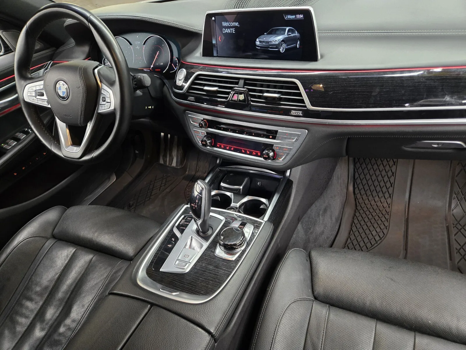 BMW 7 Series photo 13