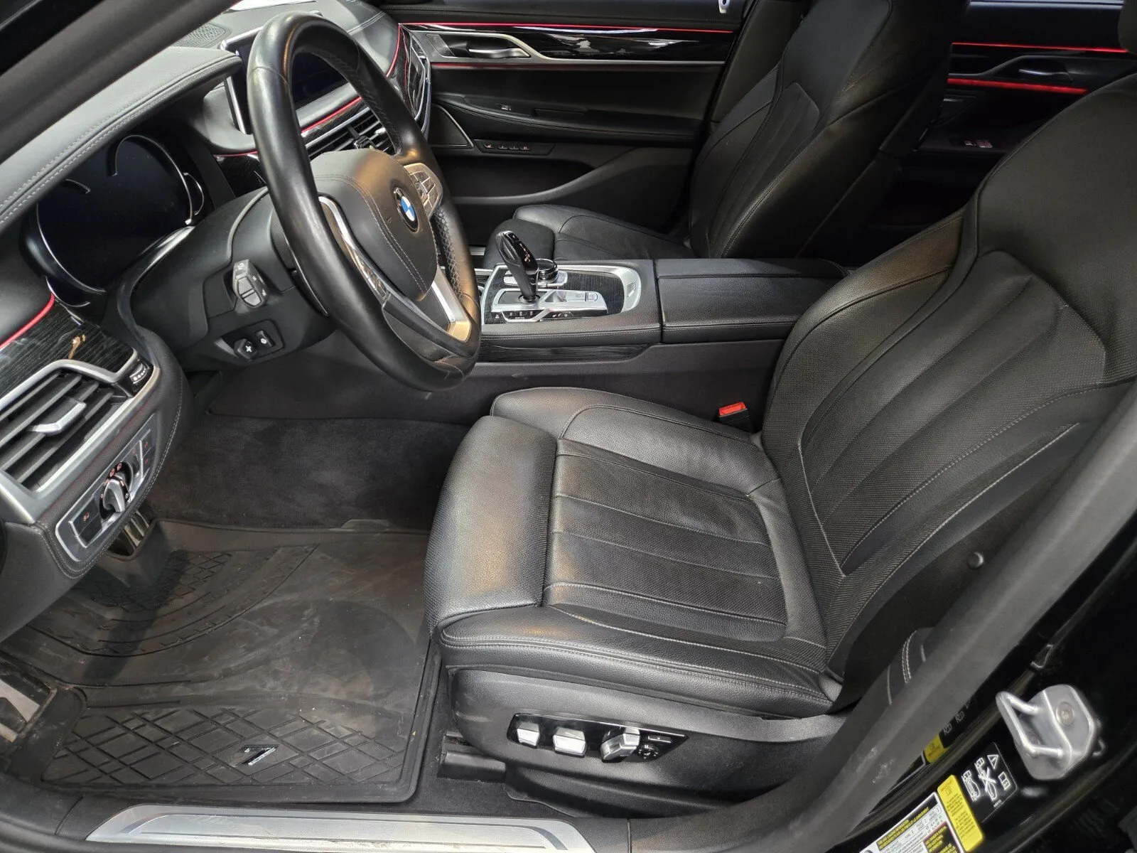 BMW 7 Series photo 7