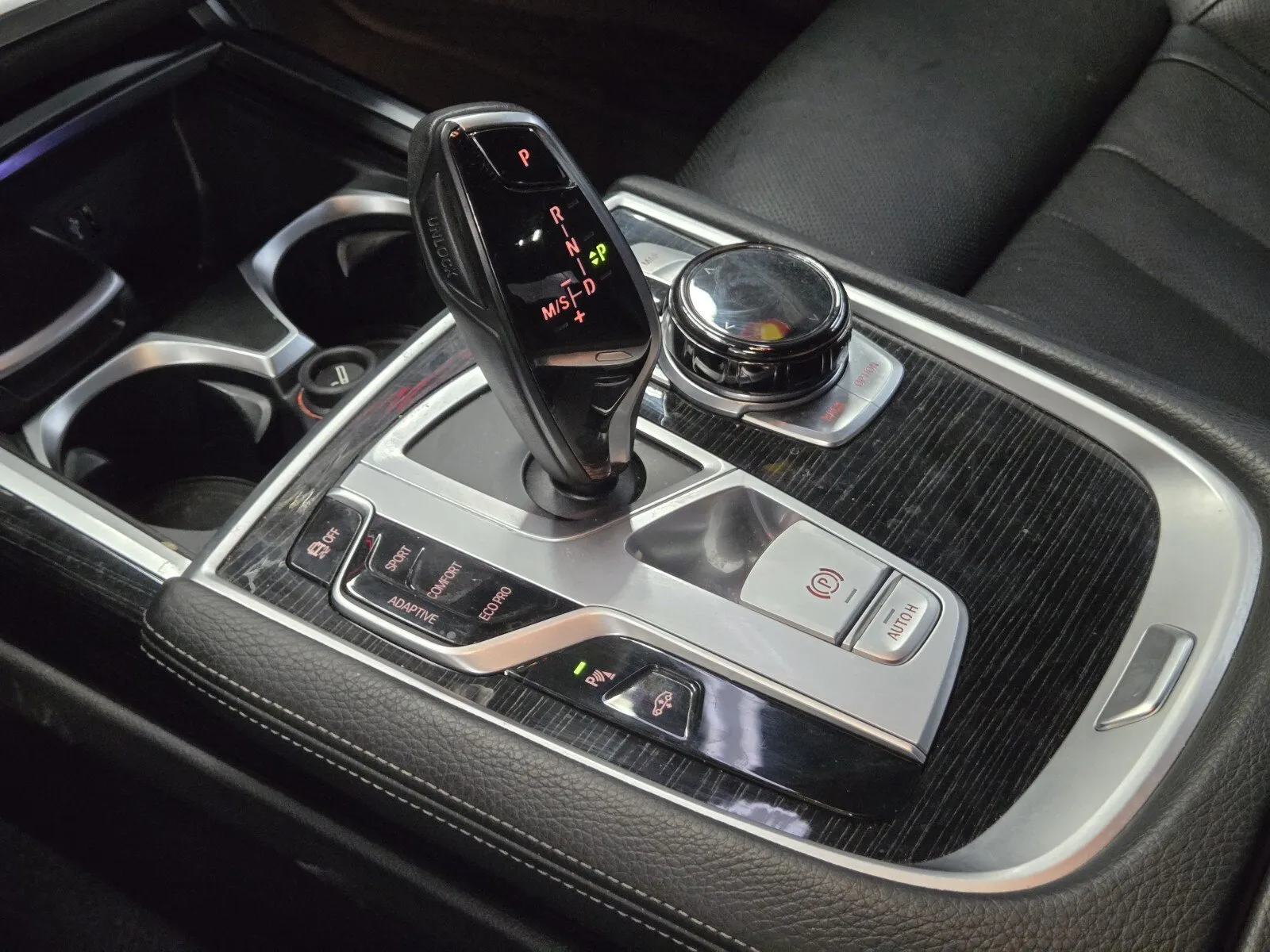 BMW 7 Series photo 19