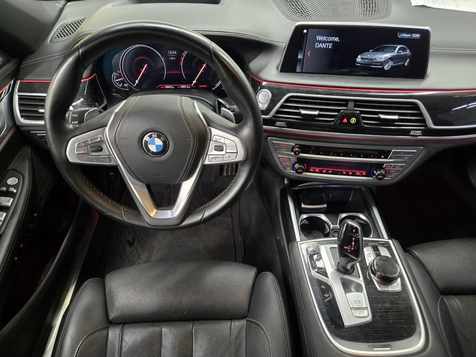BMW 7 Series photo 9