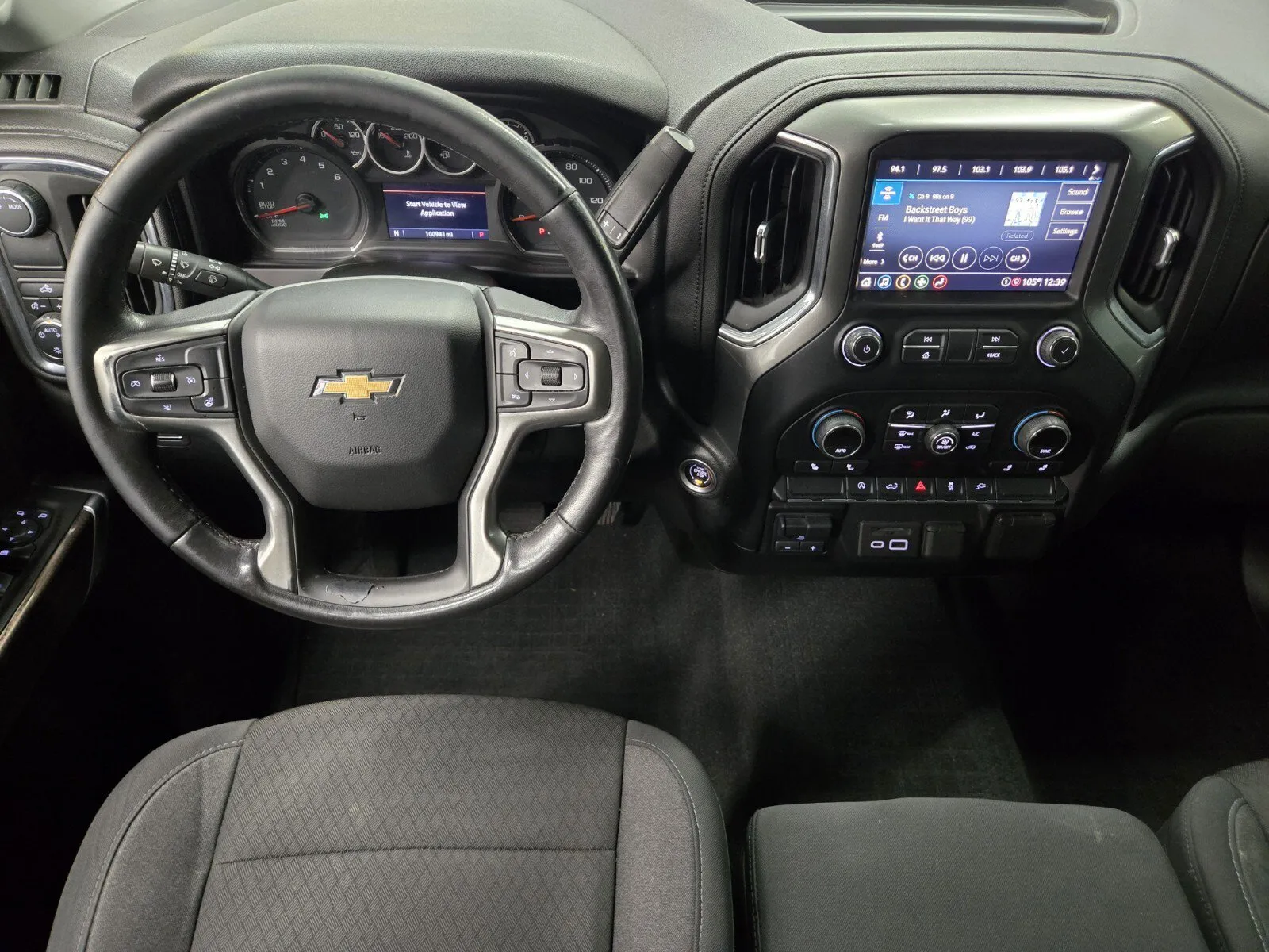 Chevrolet Silverado photo 9