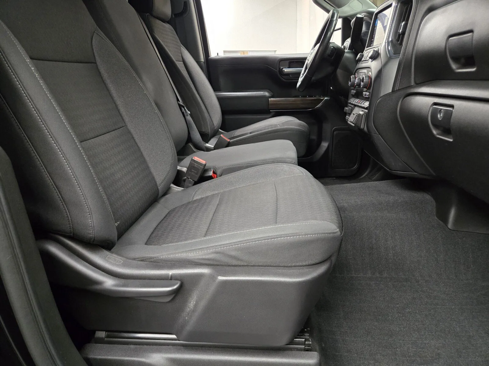 Chevrolet Silverado photo 12