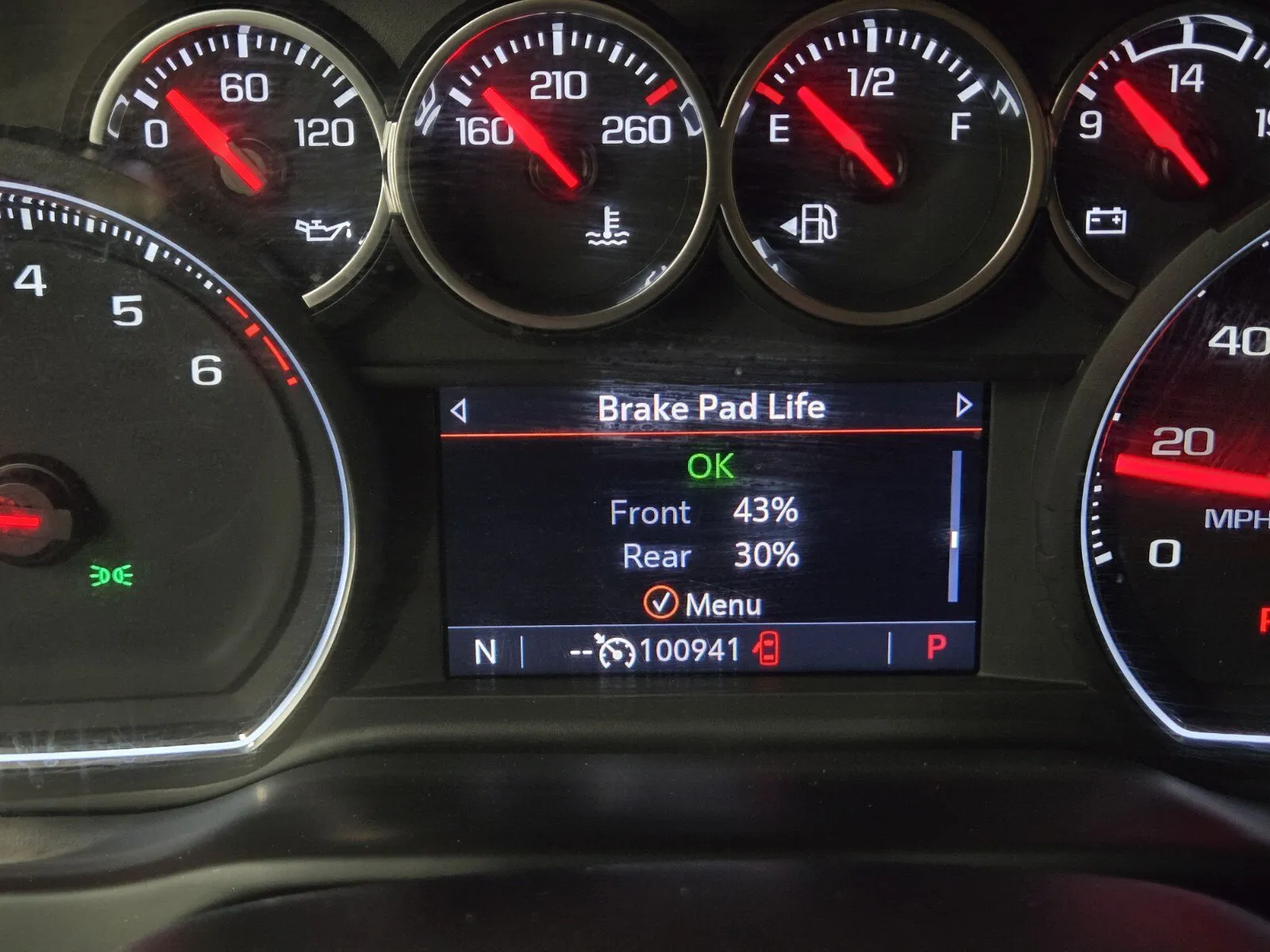 Chevrolet Silverado photo 16