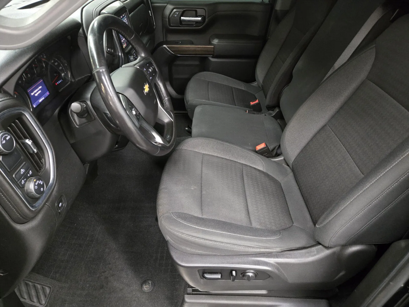 Chevrolet Silverado photo 7
