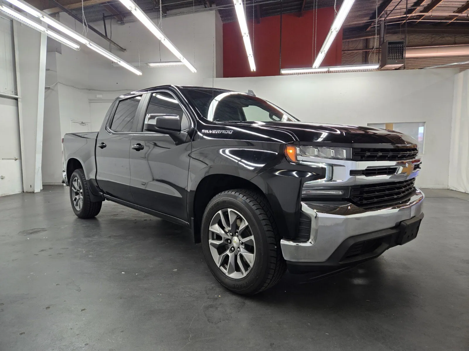 Chevrolet Silverado photo 4