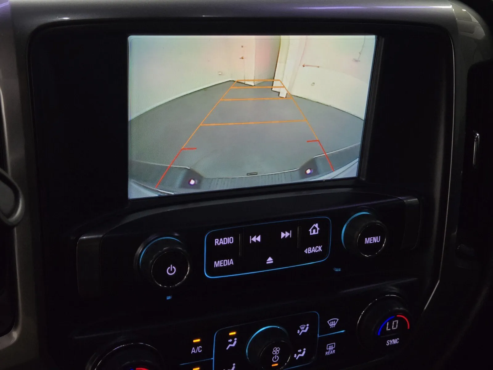 Chevrolet Silverado photo 18
