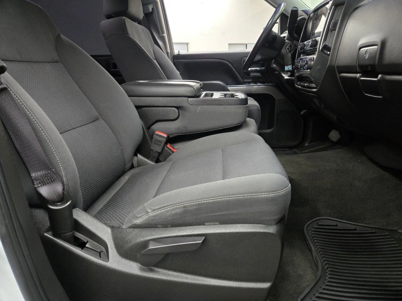 Chevrolet Silverado photo 12