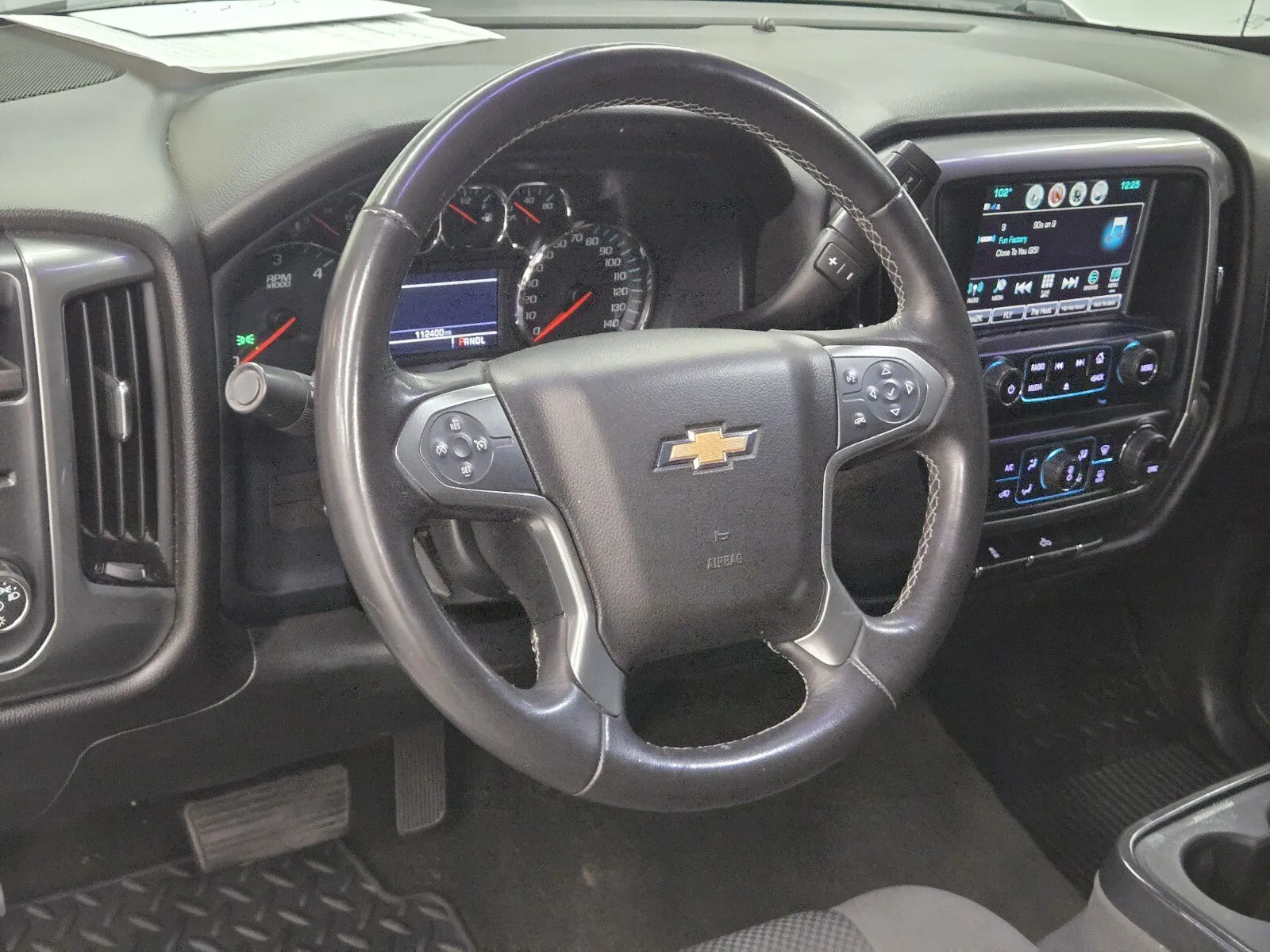 Chevrolet Silverado photo 15