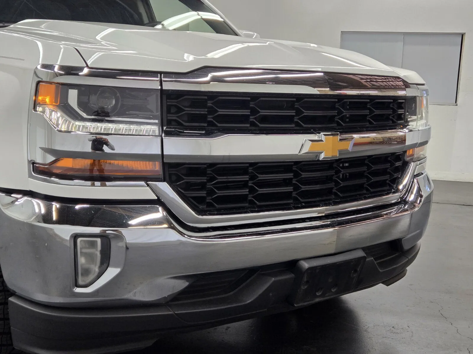 Chevrolet Silverado photo 5