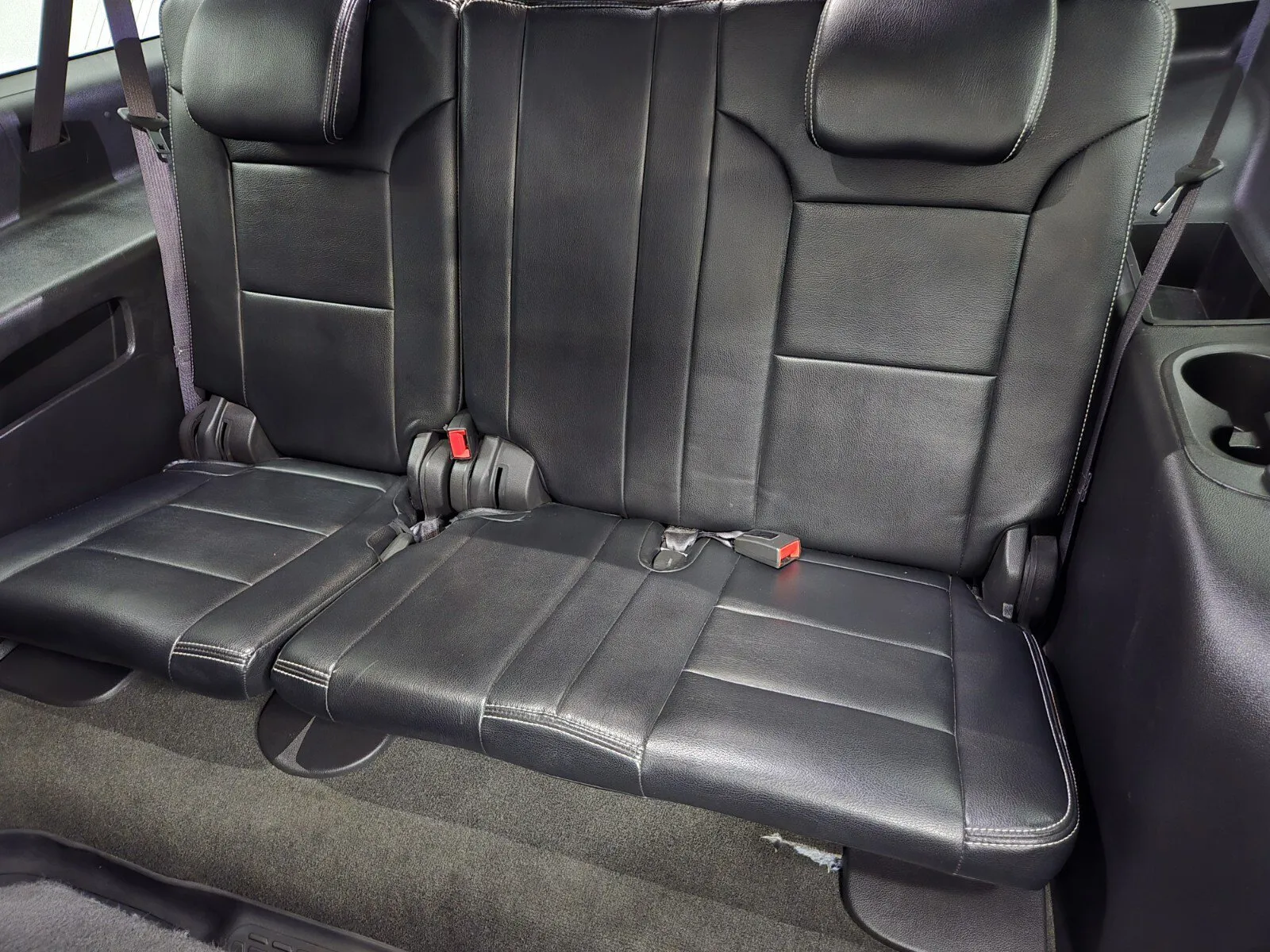 GMC Yukon XL photo 8