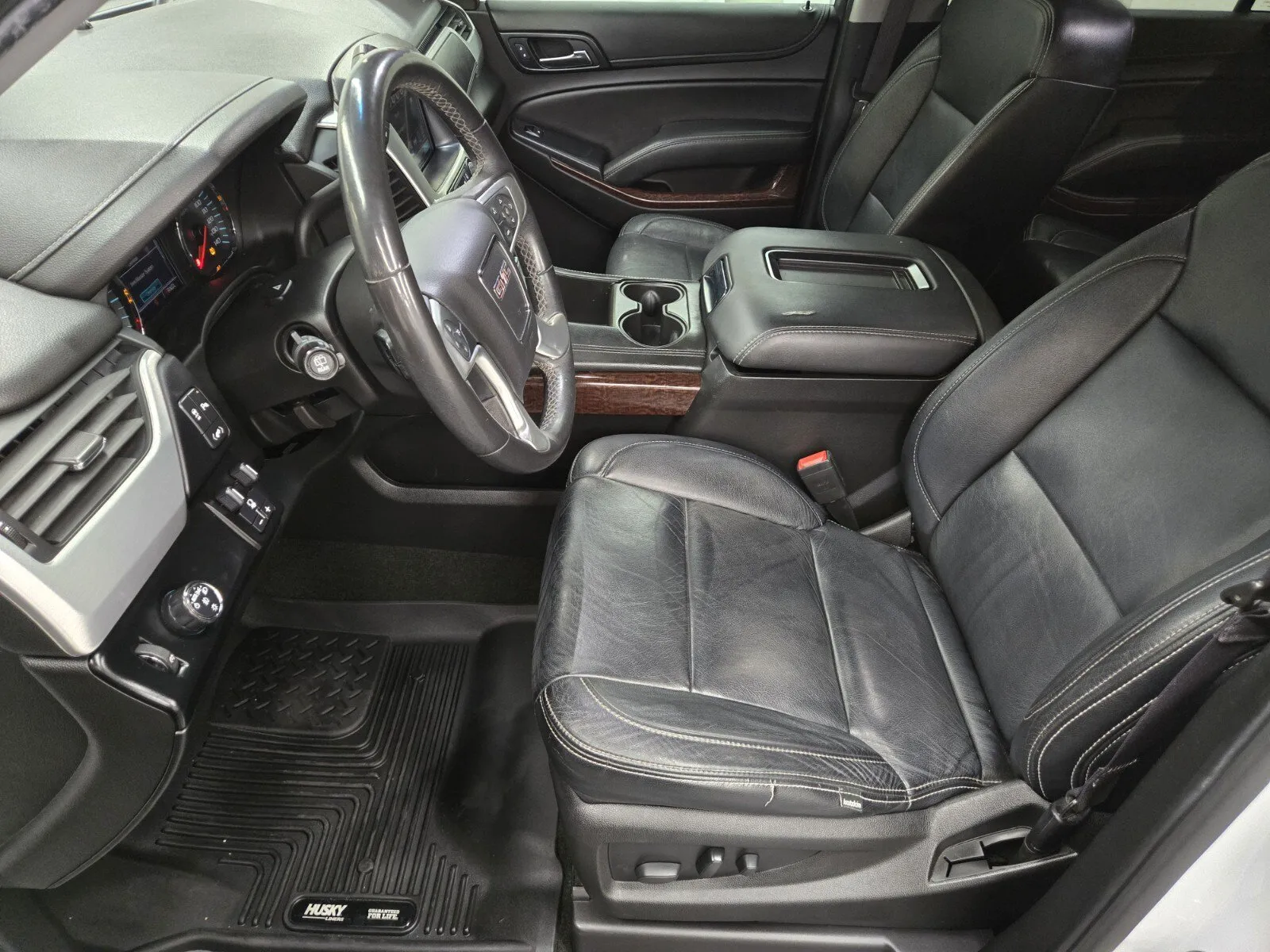 GMC Yukon XL photo 6