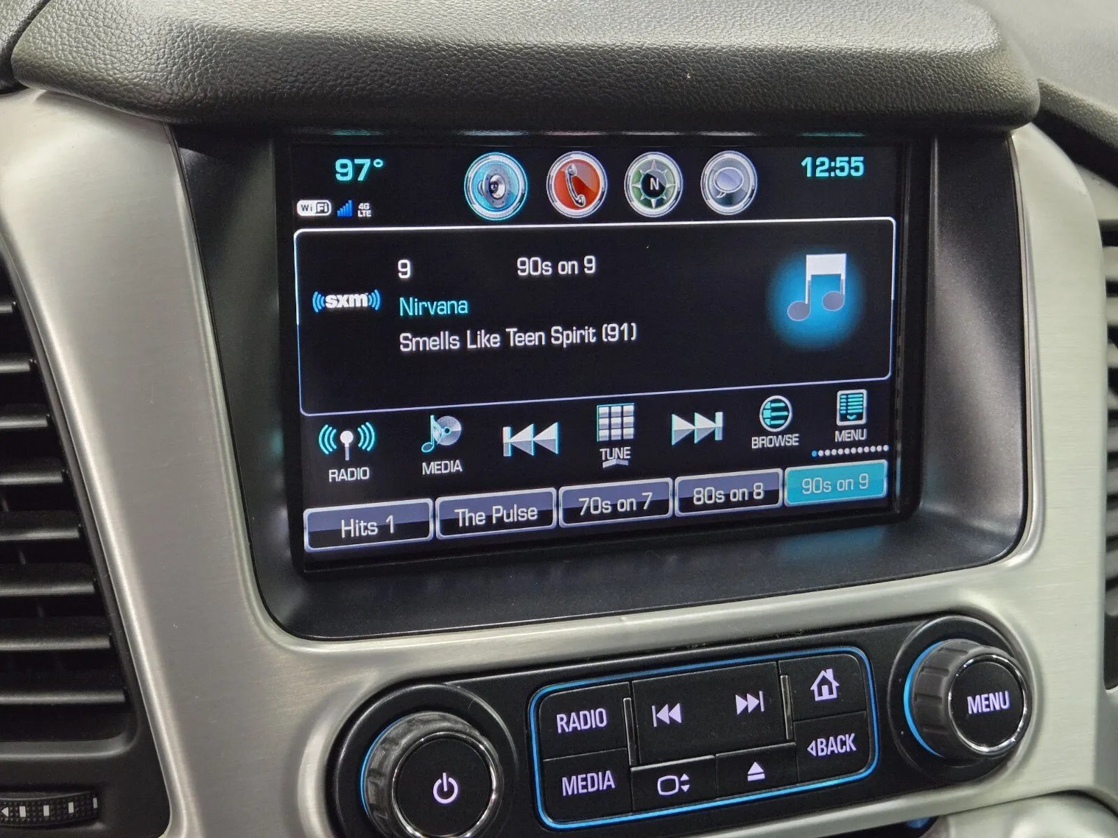 GMC Yukon XL photo 17