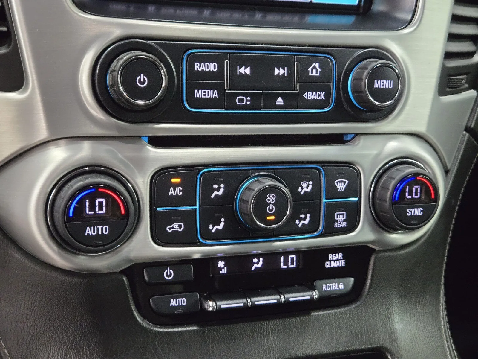 GMC Yukon XL photo 19