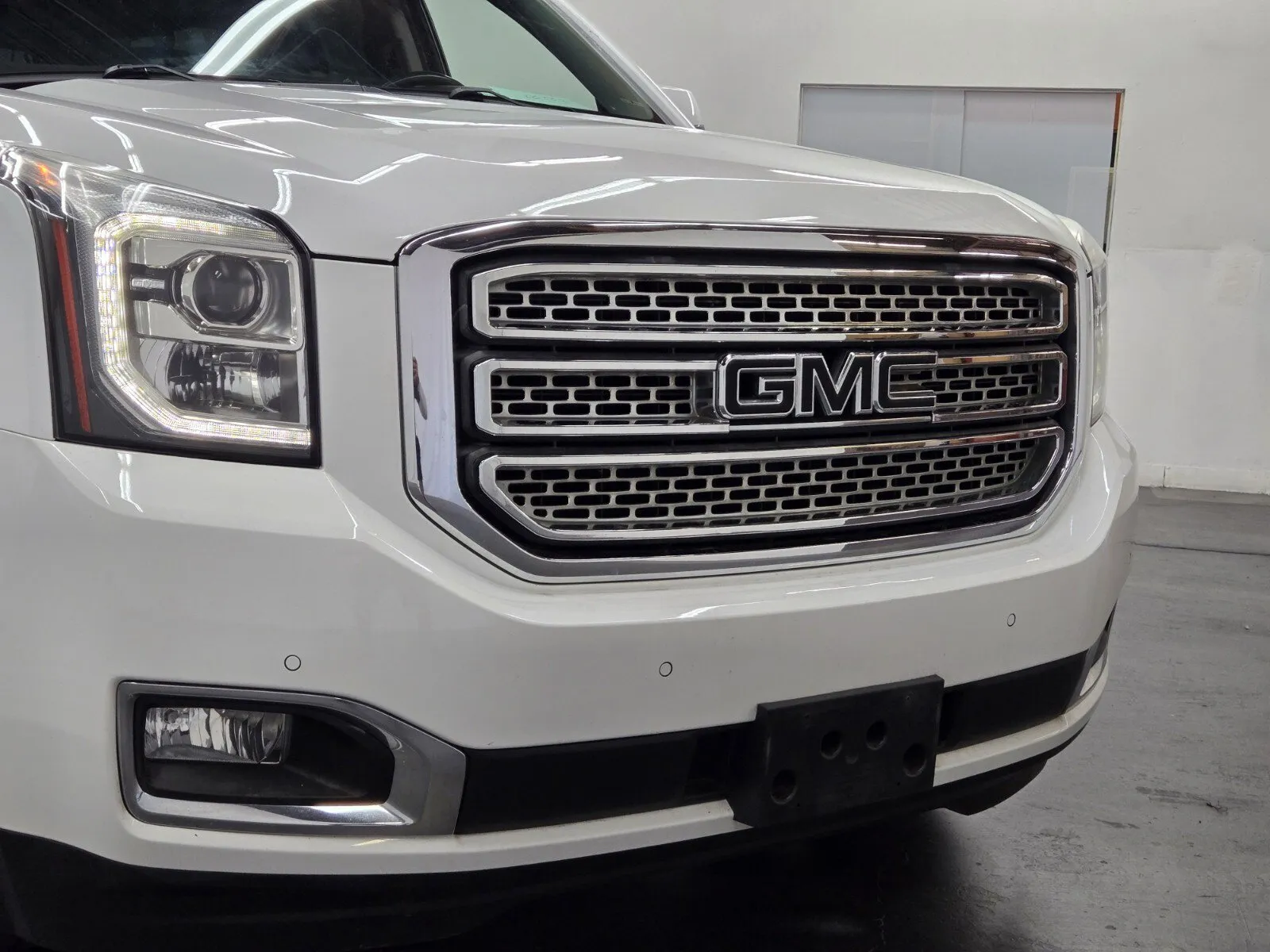 GMC Yukon XL photo 4