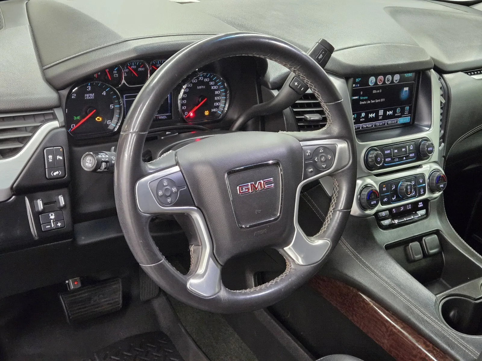 GMC Yukon XL photo 15