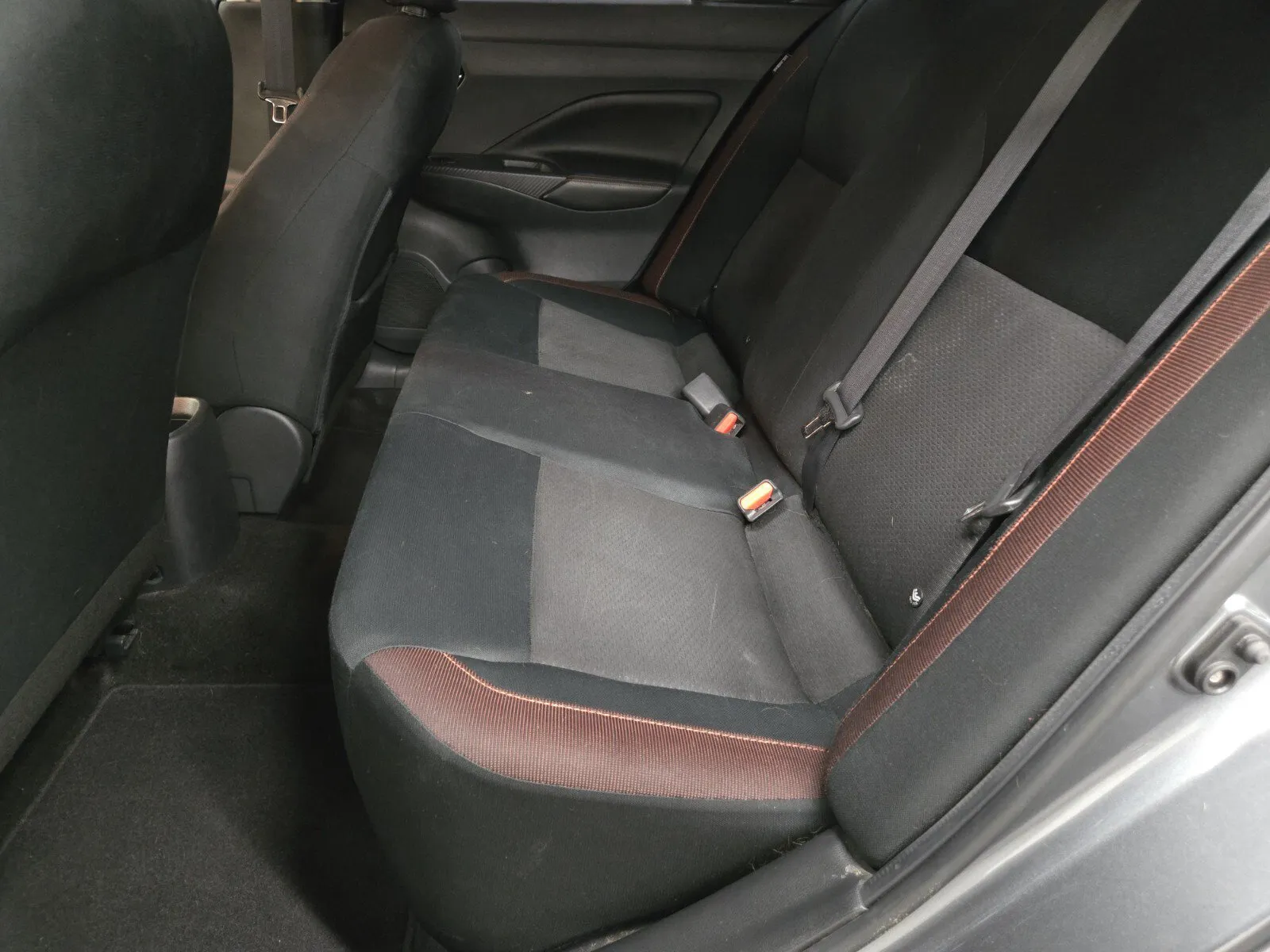 Nissan Versa photo 8