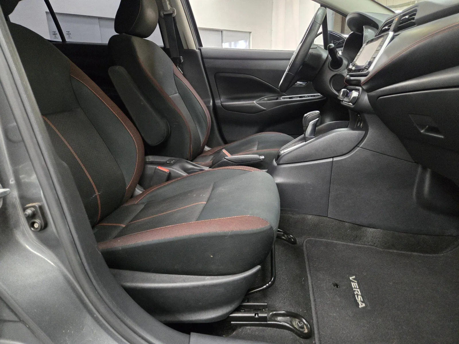 Nissan Versa photo 12