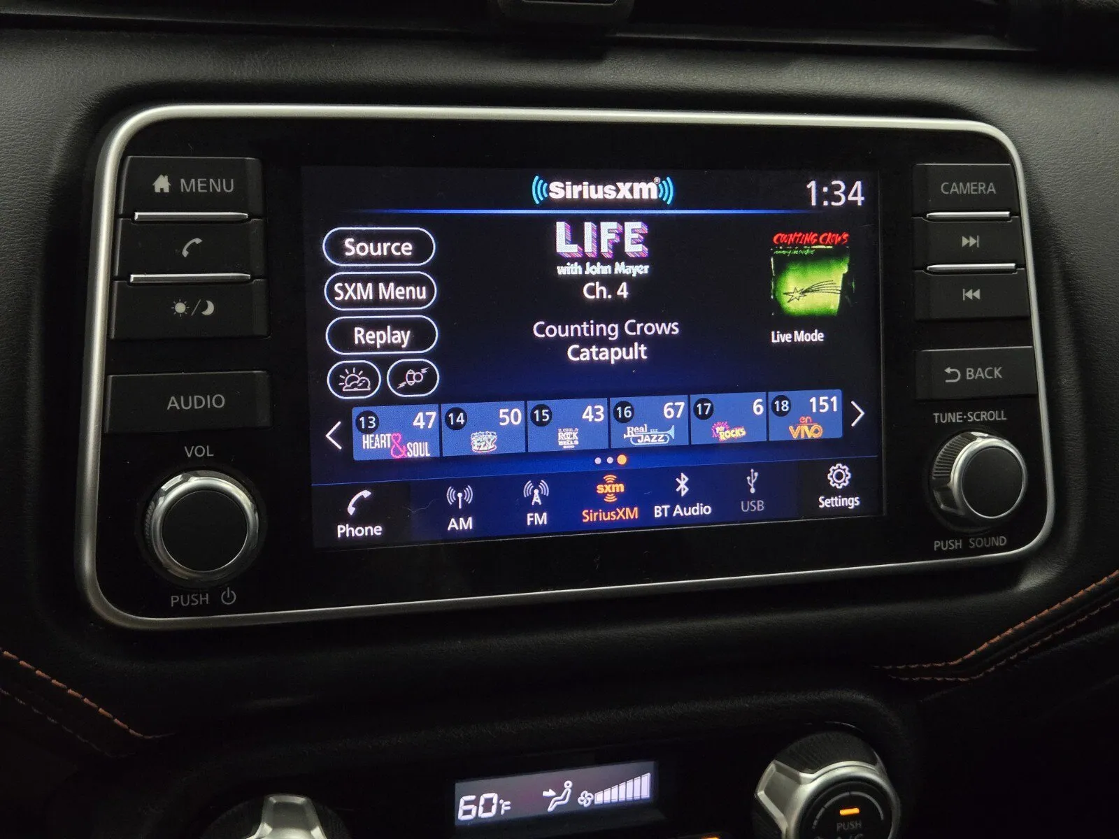 Nissan Versa photo 17