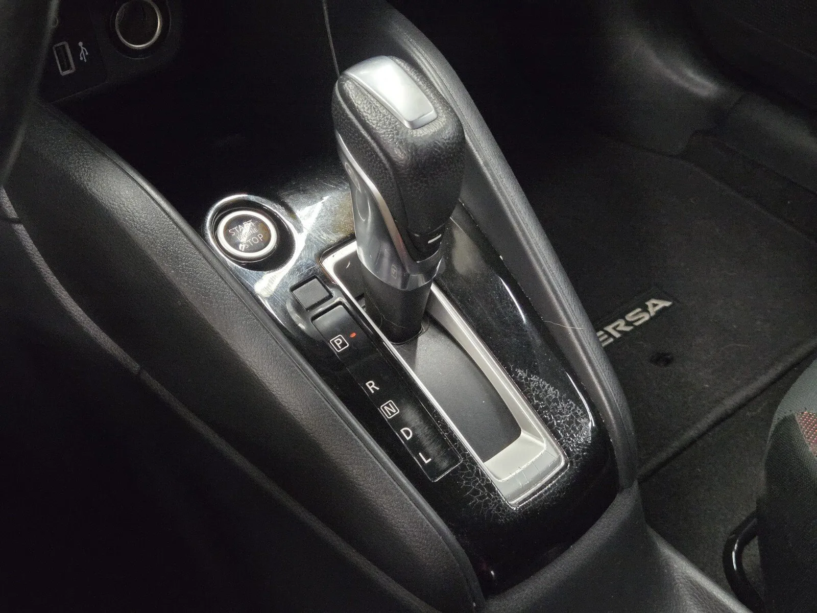 Nissan Versa photo 19