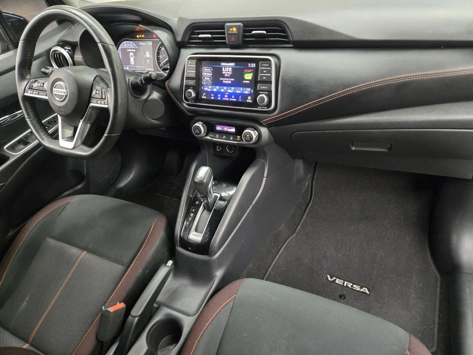 Nissan Versa photo 13