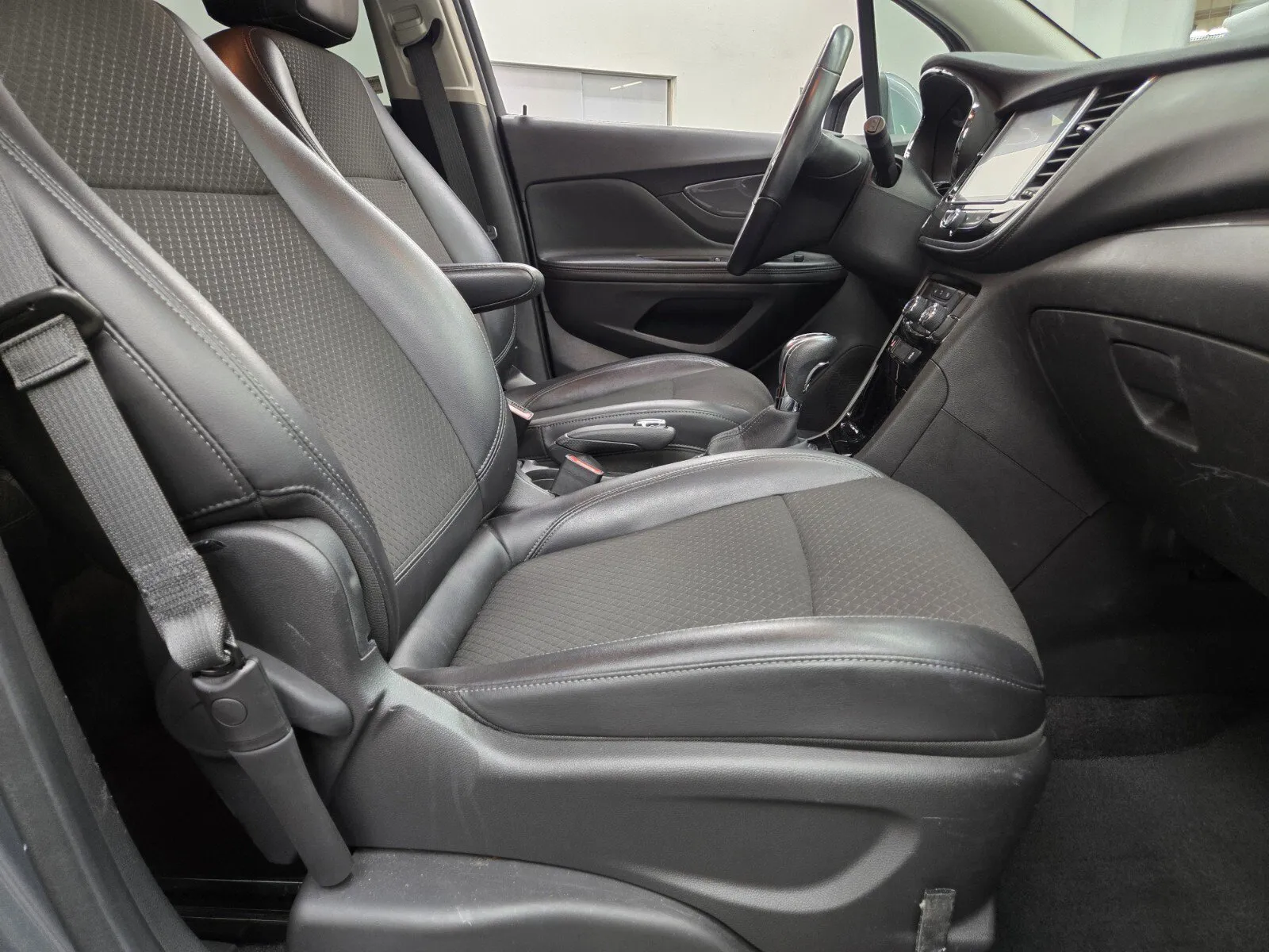 Buick Encore photo 12