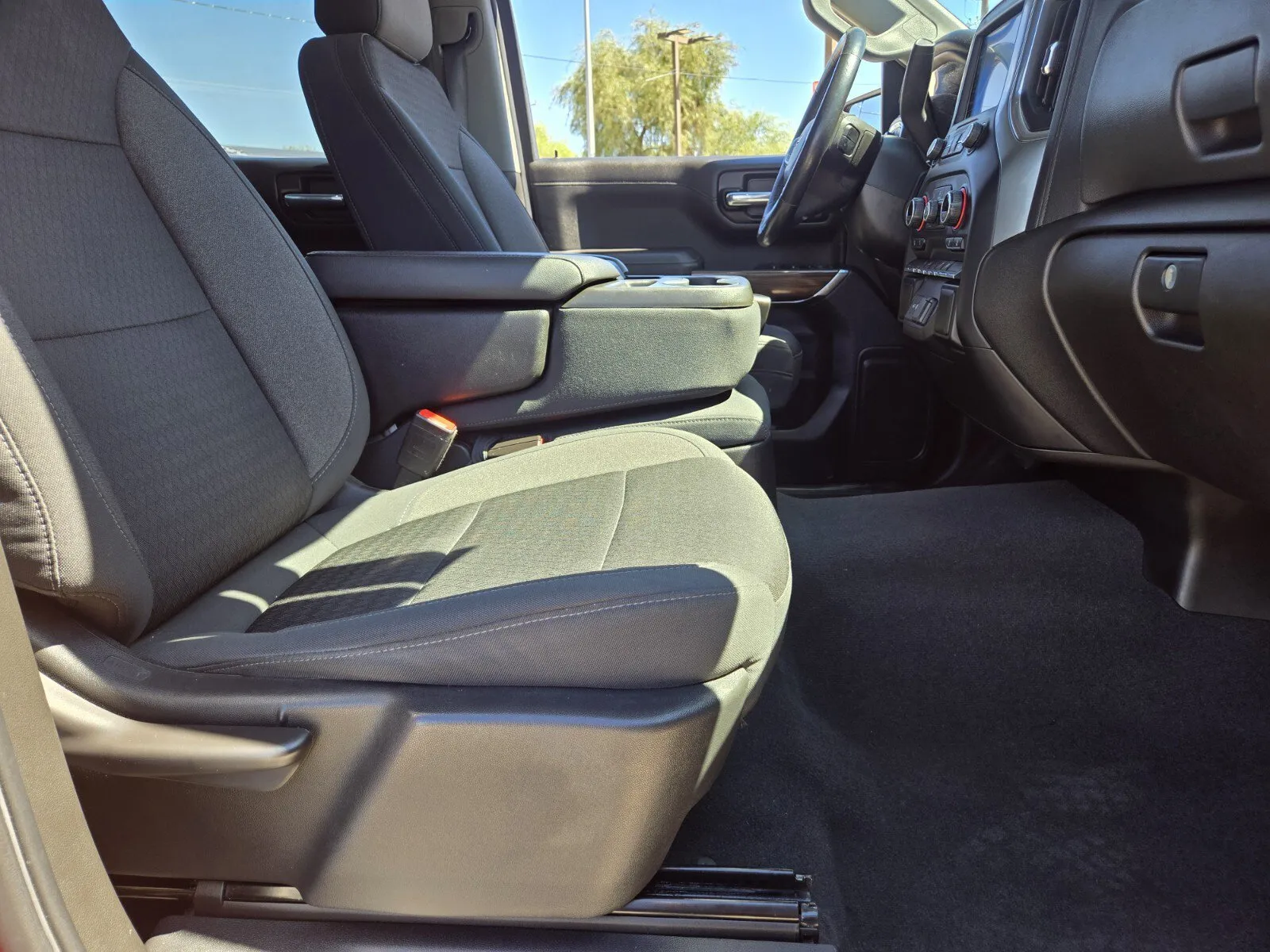 Chevrolet Silverado photo 12