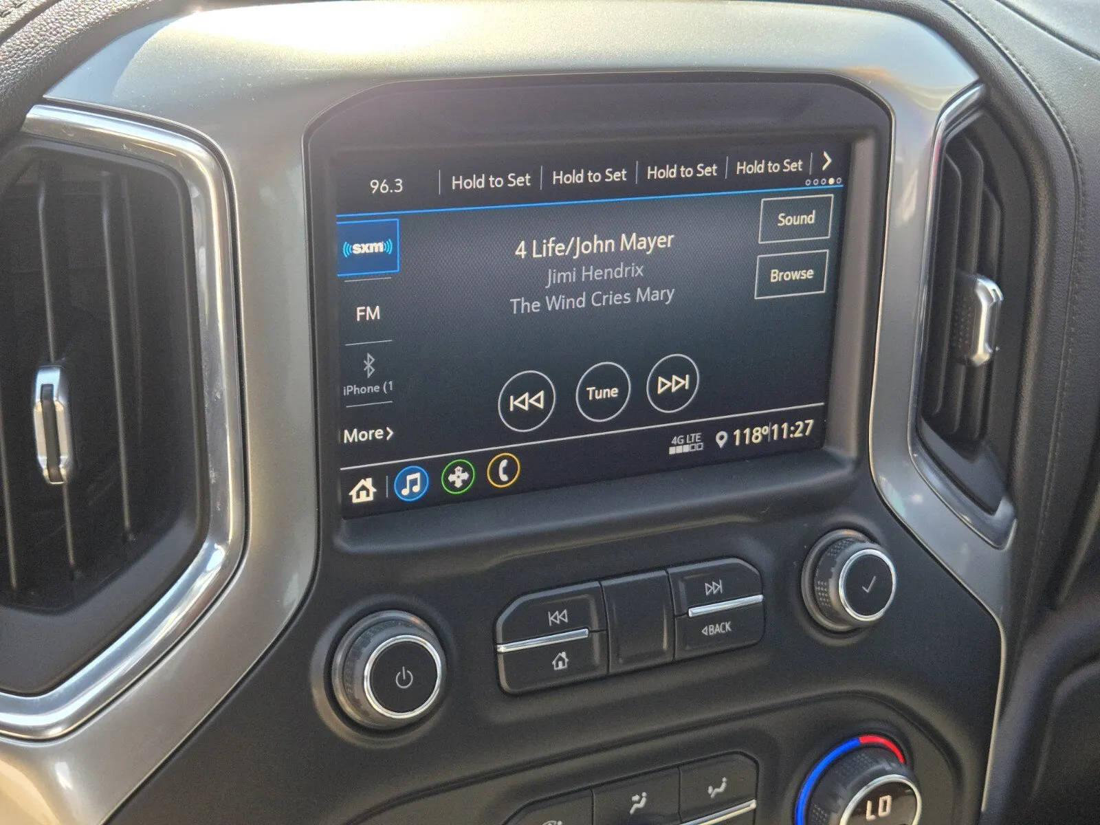Chevrolet Silverado photo 17