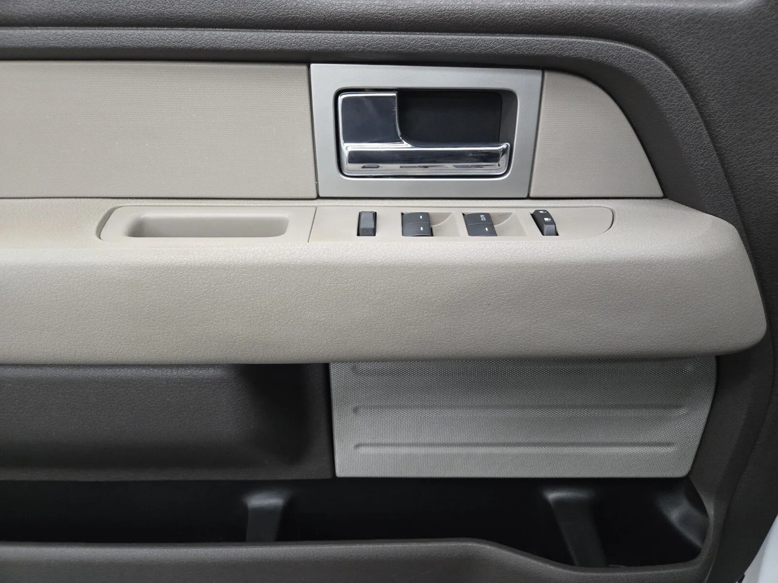 Ford F-150 photo 12