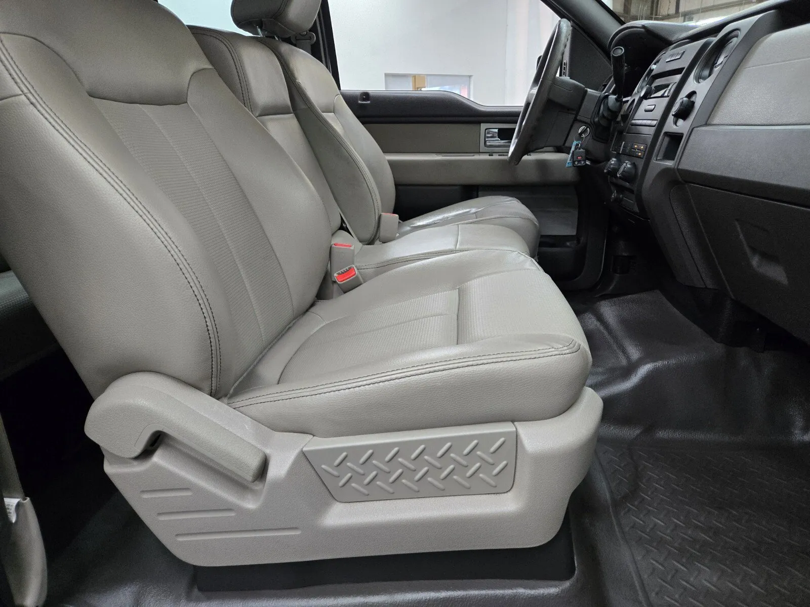 Ford F-150 photo 10