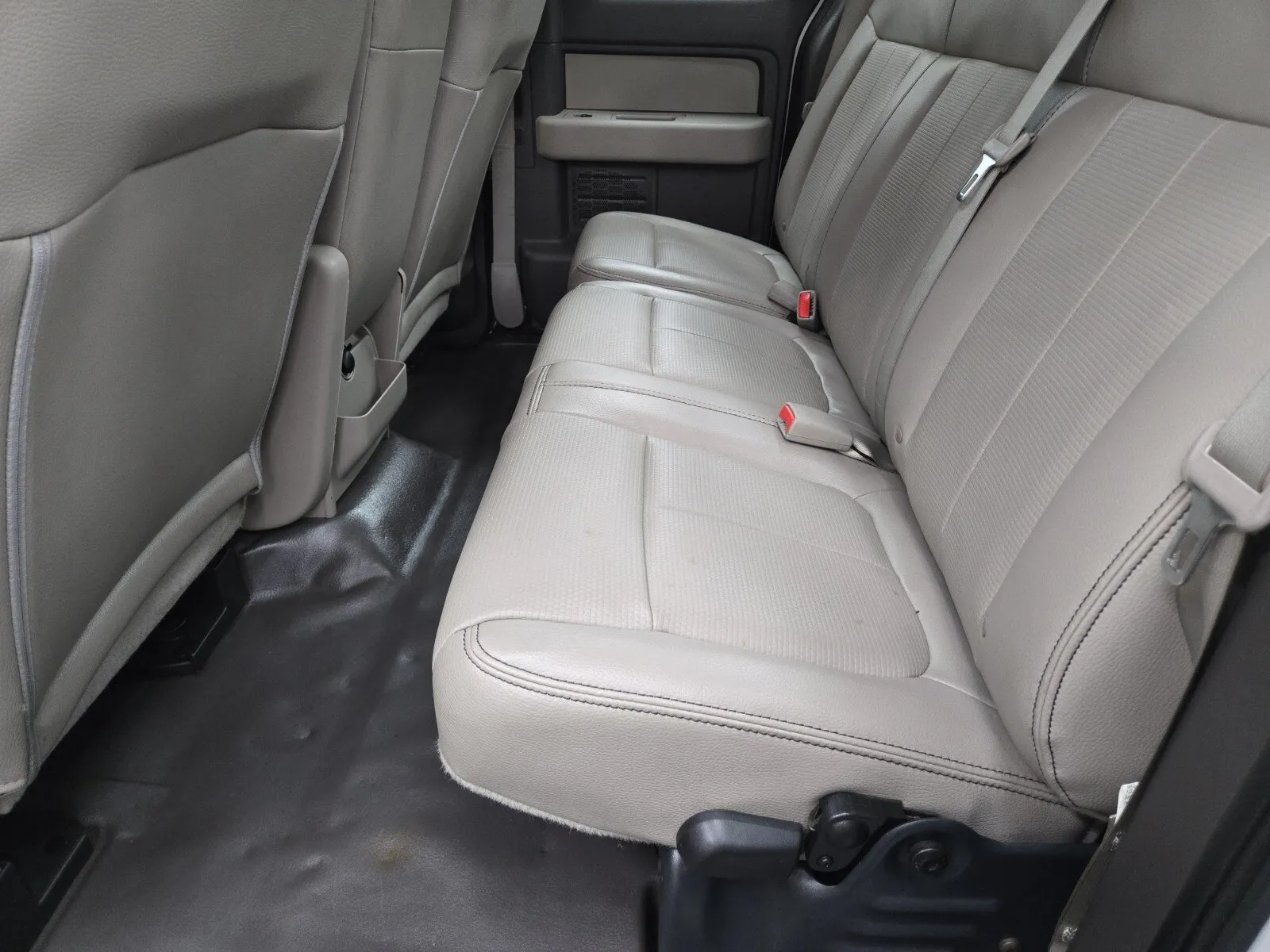 Ford F-150 photo 8