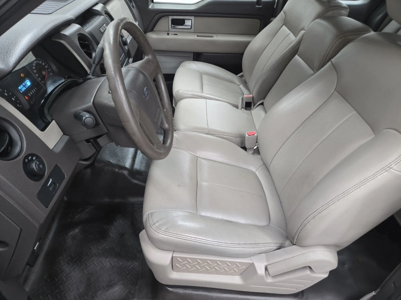 Ford F-150 photo 7