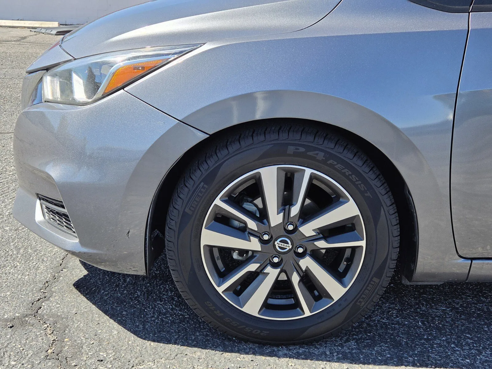 Nissan Versa photo 6