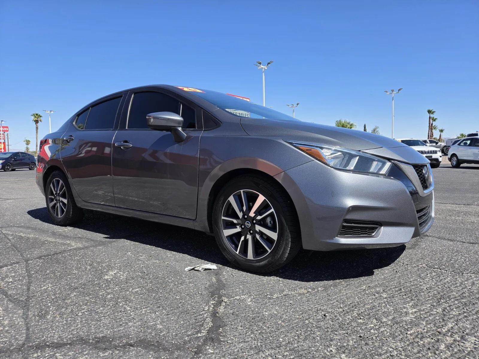 Nissan Versa photo 4