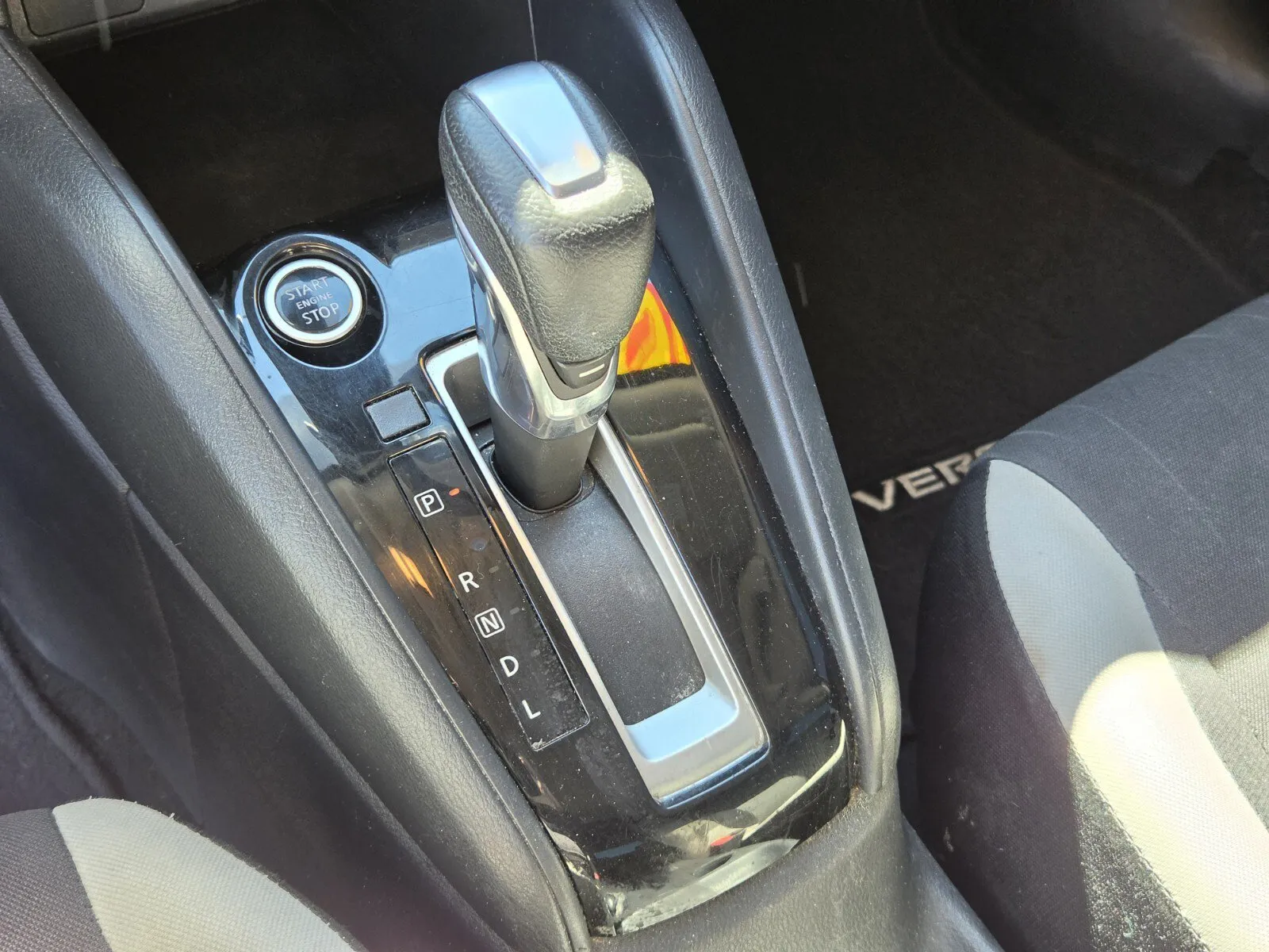 Nissan Versa photo 20