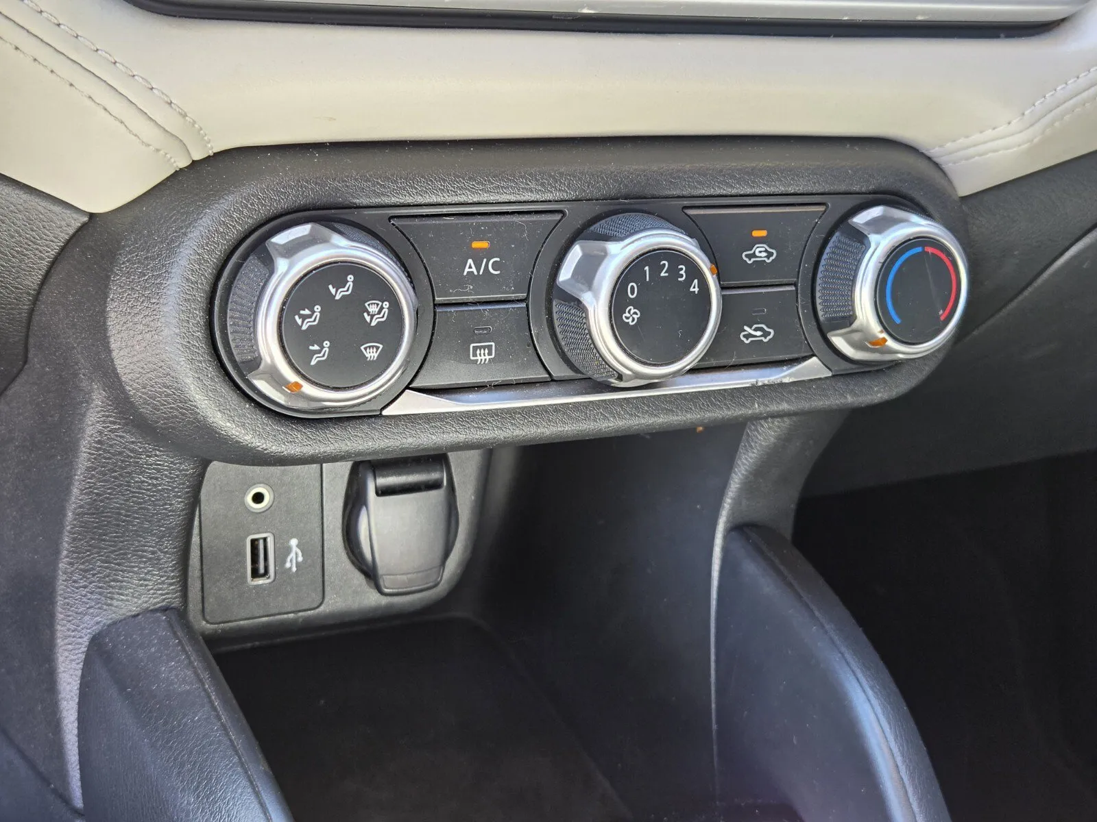 Nissan Versa photo 19